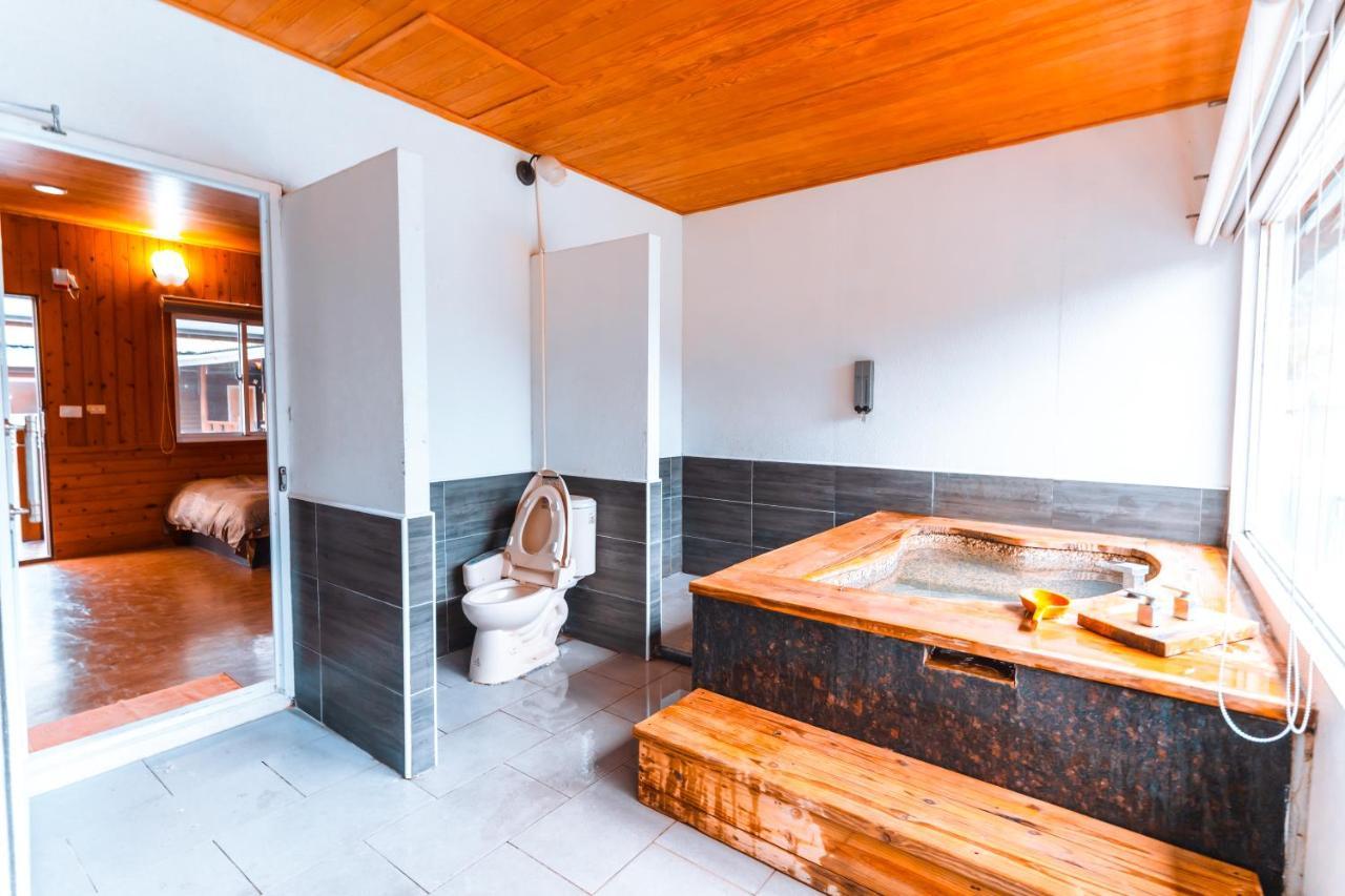 Cdr Hotspring Resort Liugui Extérieur photo