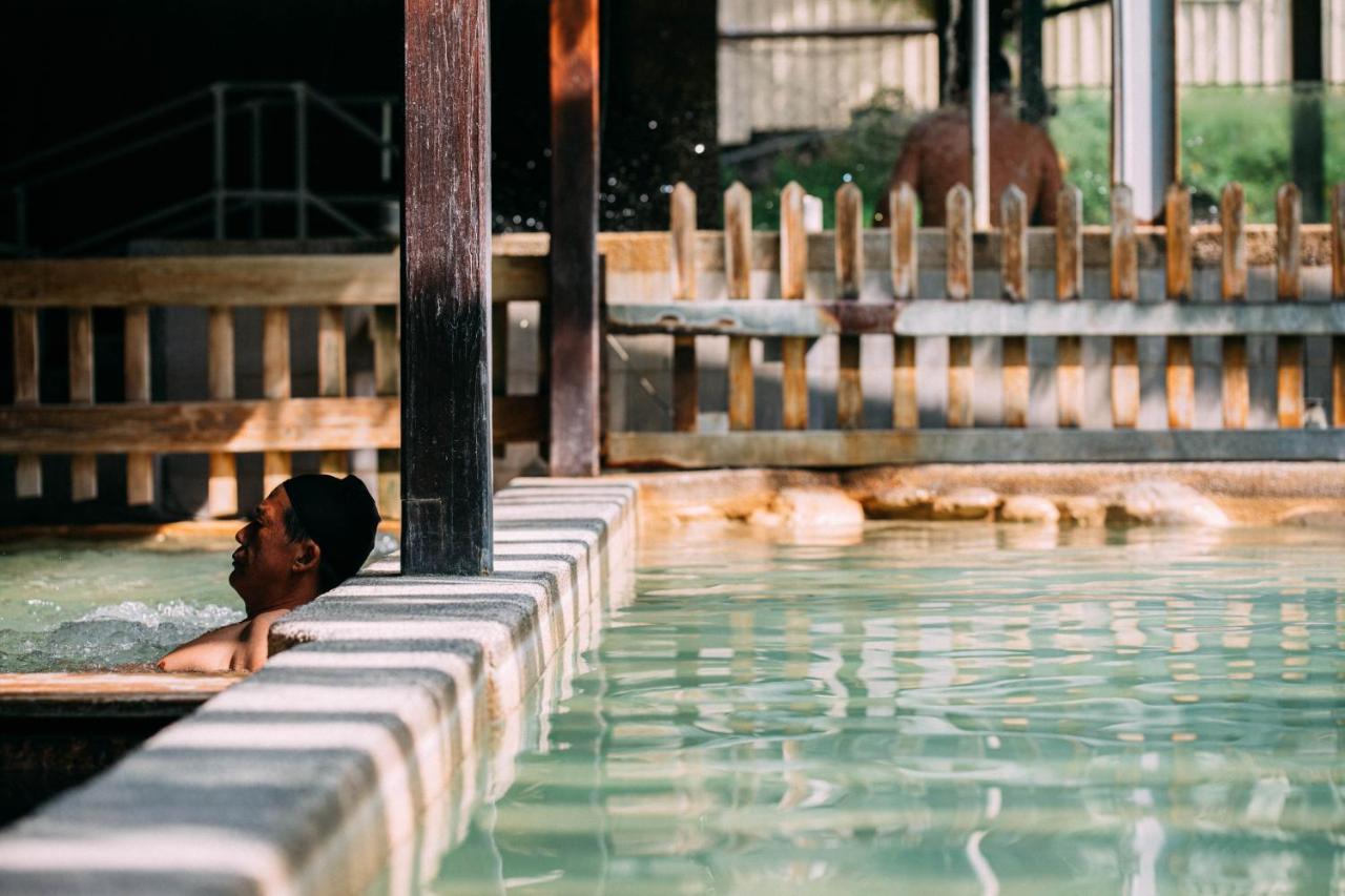 Cdr Hotspring Resort Liugui Extérieur photo